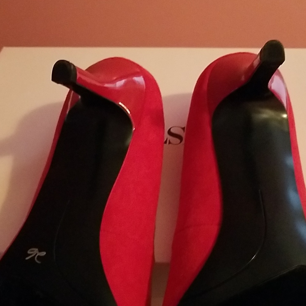 Red Heels - image 6